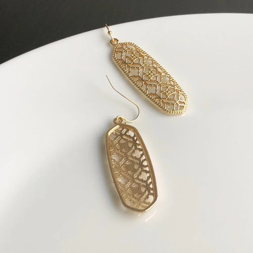 NEW Oval Filigree Earrings (gold) - Picture 6 of 7